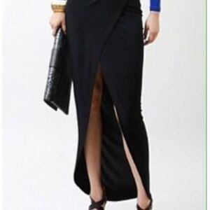 Victoria’s secret long Tulip black pin skirt L